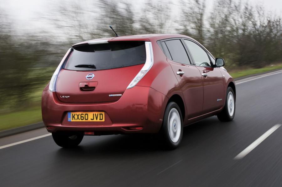  Nissan Leaf 2011 года  (UK) (фото 7 из 14)